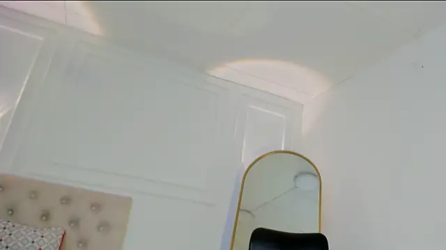 nicolvibes_212's cam snapshot