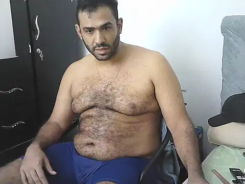 AlphaLatinoBear live sex cam