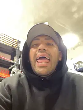 JuanZapata33 live sex cam