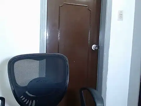 Emacollins_'s cam snapshot