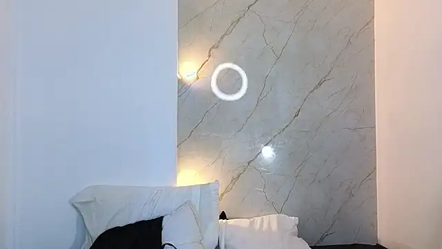 Emmy_lander1's cam snapshot