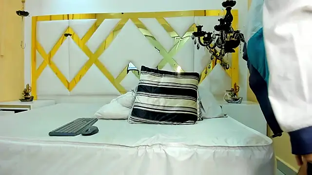 SkinnyZetth live sex cam