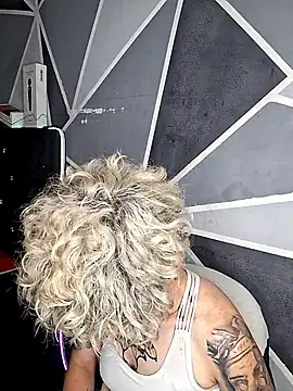 megan_cr's cam snapshot