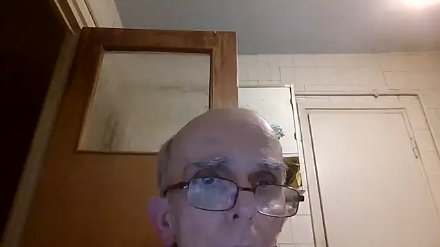 mariusica1@xh live sex cam