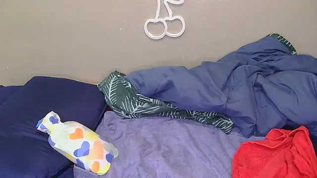 Serafynn's cam snapshot