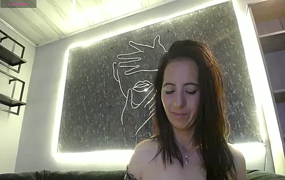 AlessiaRinaldi_'s cam snapshot