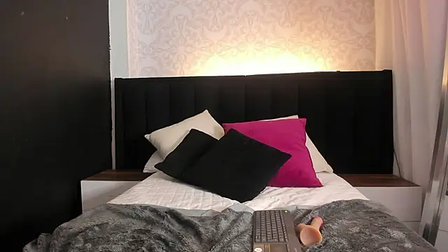 floraginette's cam snapshot