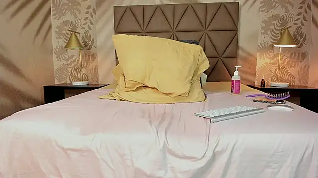 Scarleett_22 live sex cam