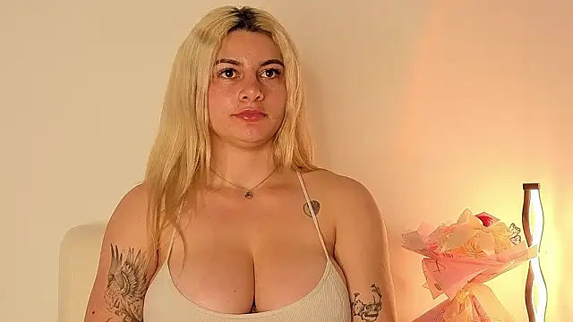 AtheneaRossi live sex cam