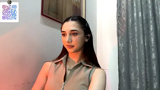 LinaMour's cam snapshot