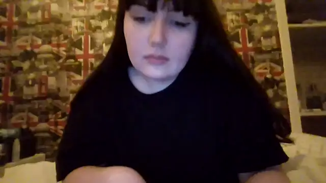 Lynylou's cam snapshot