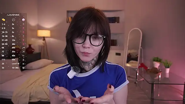 LynLainson live sex cam