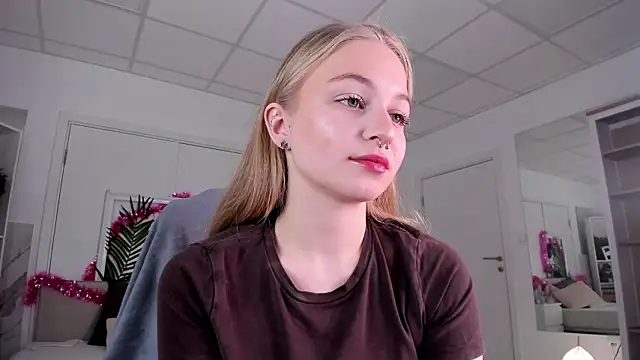 MiaMews's cam snapshot