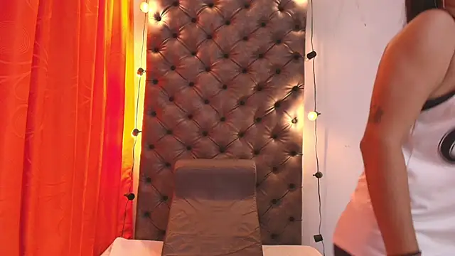 Luna021_1's cam snapshot