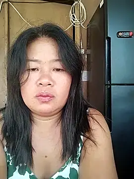 Lovelywoman43's cam snapshot