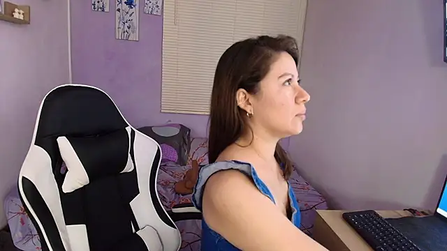 luna_desiree's cam snapshot