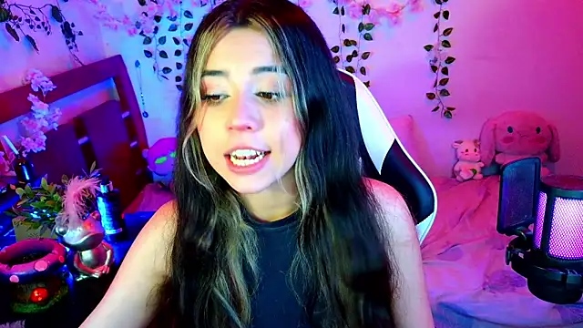 Kittyuwu_'s cam snapshot