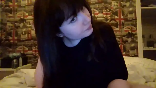 Lynylou's cam snapshot