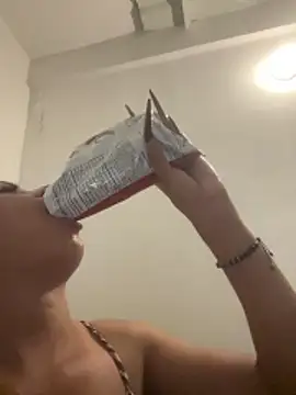 LaColorina_ live sex cam