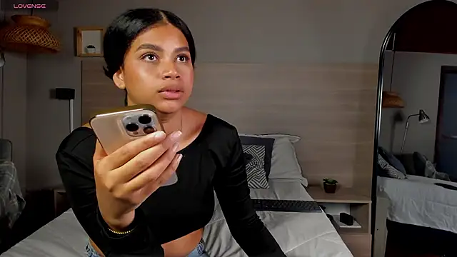 nayah__ live sex cam