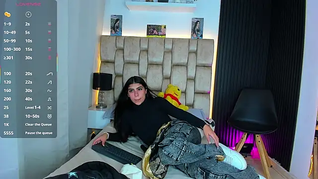 little_sophie18's cam snapshot