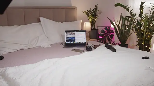 SexyGames live sex cam