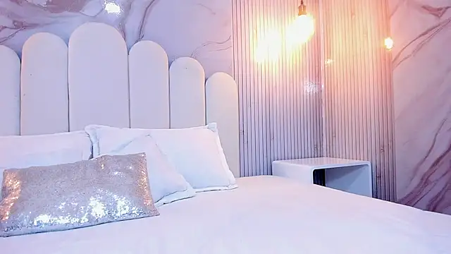 CHLOE_BLOWJOB's cam snapshot