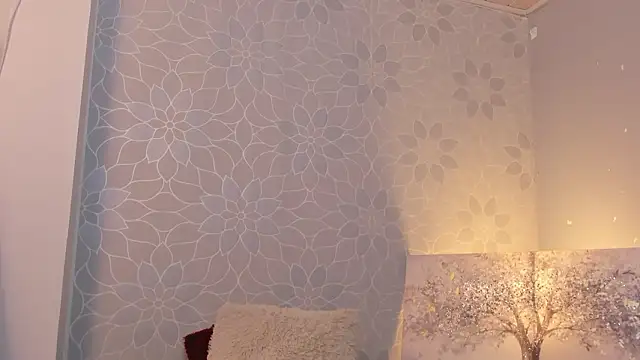 clara_heat's cam snapshot