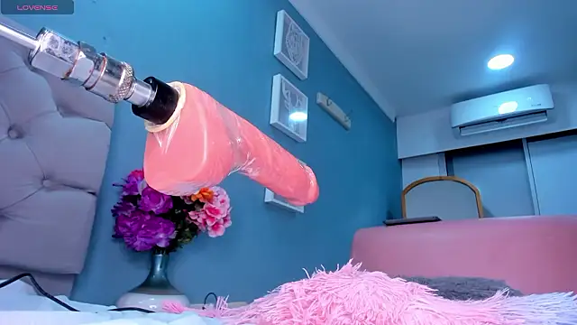 Luna_Raay's cam snapshot