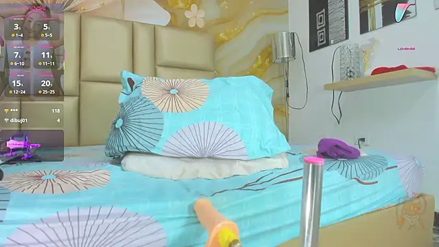 NahomiWalker_'s cam snapshot