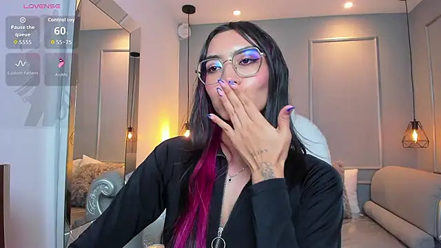 AzuraKindong's cam snapshot