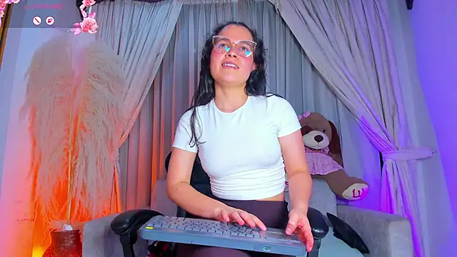 alejagarcia_'s cam snapshot