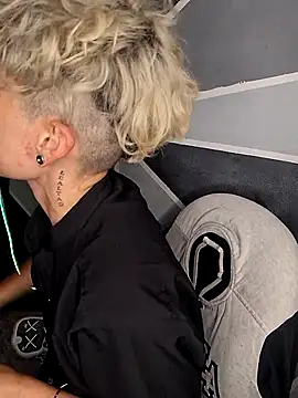 megan_cr's cam snapshot