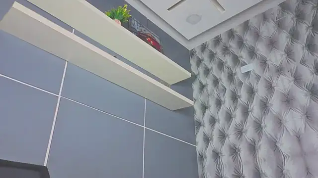 Hilary-banks's cam snapshot