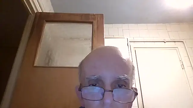 mariusica1@xh live sex cam