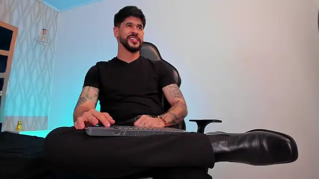 Petesevans live sex cam