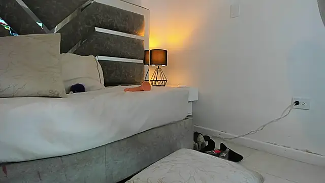 Slut_Milf_ live sex cam