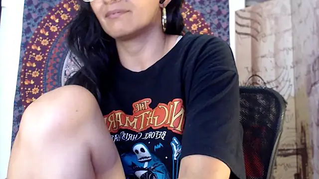 Lucyy_Naugthy's cam snapshot