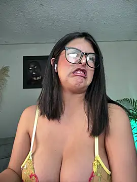 kim_zaratte's cam snapshot