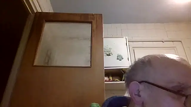 mariusica1@xh live sex cam