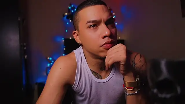 AlphaMasterXxx's cam snapshot