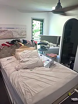 Handsolo_porn's cam snapshot