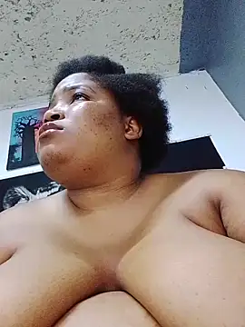 MassiveBoobsxxxx's cam snapshot