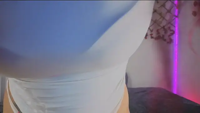 Lolarosesxs's cam snapshot