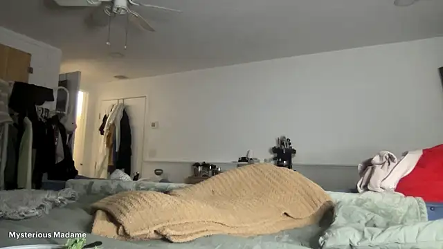 MysteriousMadam's cam snapshot