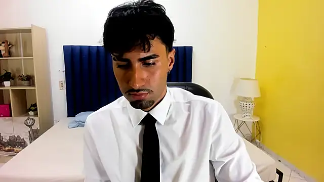 MilanZaire live sex cam