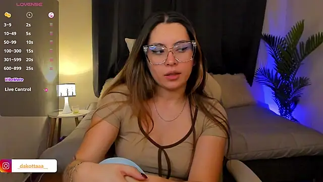 dakottaa_'s cam snapshot
