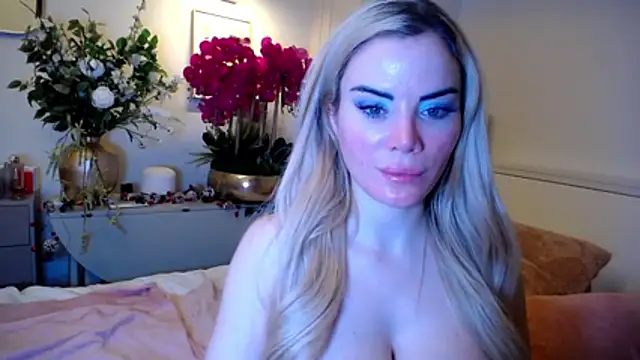 britishlucy's cam snapshot