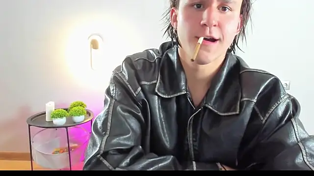 WISHKISSS's cam snapshot