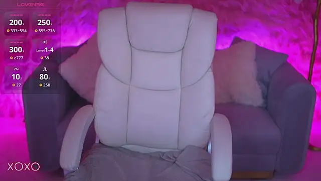 YourLolaBunny's cam snapshot